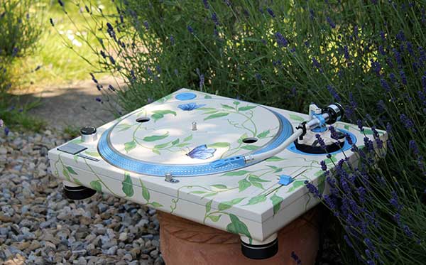 dan-axon-turntable-floral