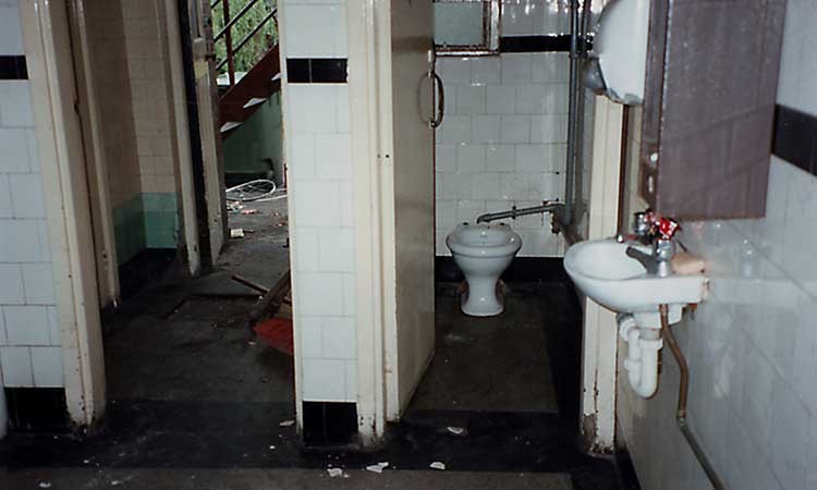 john-bull-loos-york
