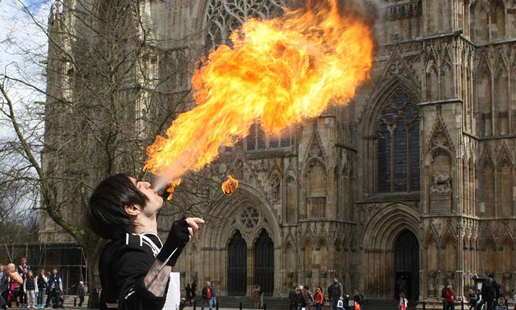 street-performer-andy-sumpton