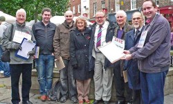 ‘Save Yearsley Pool’ campaign backed by opposition councillors