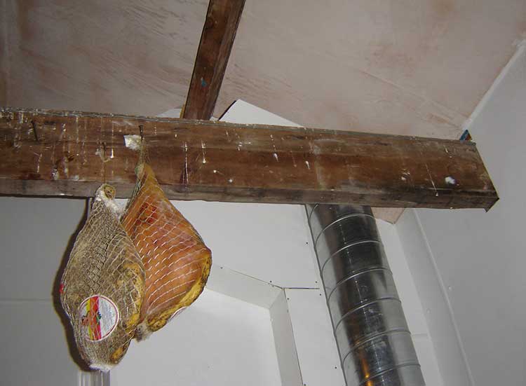 Bird droppings next to the ham: epic hygiene fail by York restaurant