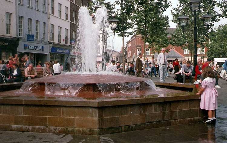 york-parliament-street-fountain