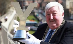 Tour de Yorkshire Trophy on display in York this week – Y not go see?