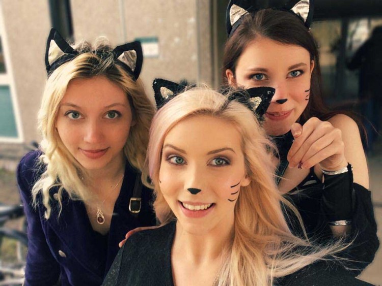 Alanna with two more of the project backers, Evie Paffard and Seraphina Taylor