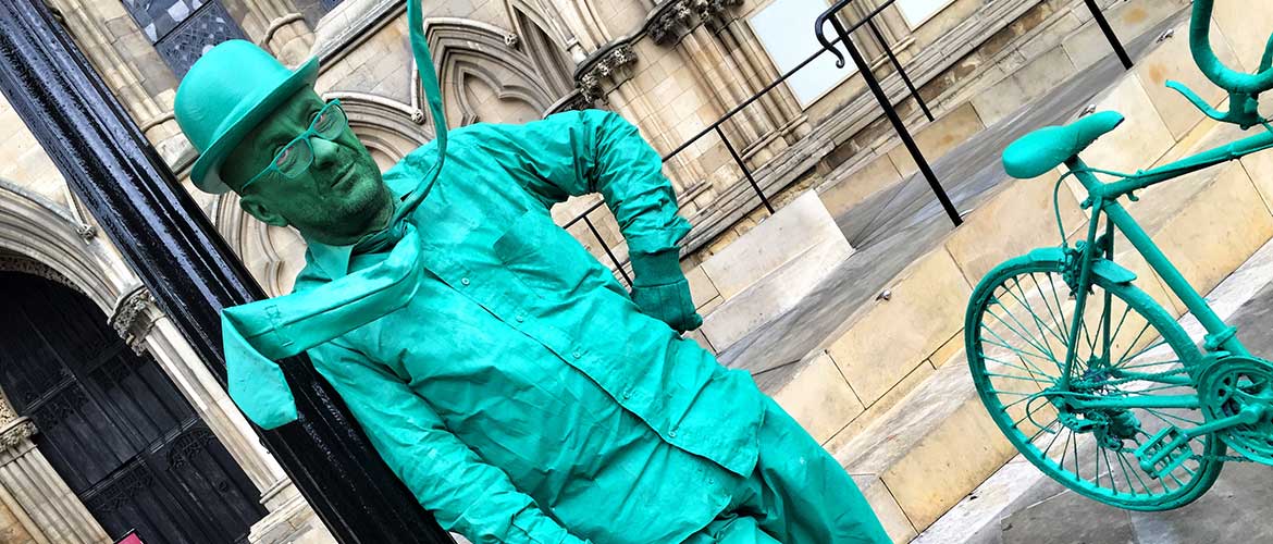 Purpleman goes green as he makes a colourful statement on Stonegate