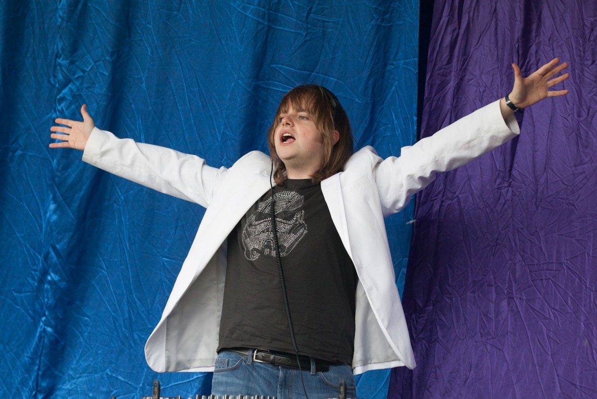 Rory Hoy gets the party started. Photograph © Duncan Lomax / Ravage Productions