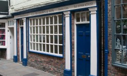 'Longest running shop on Shambles’ closes down after 67 years