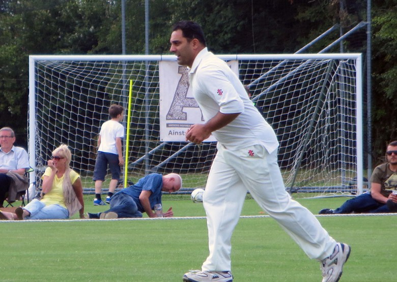 Pasha Bocarie, who plays Emmerdale's Rakesh Kotecha, comes in to bowl
