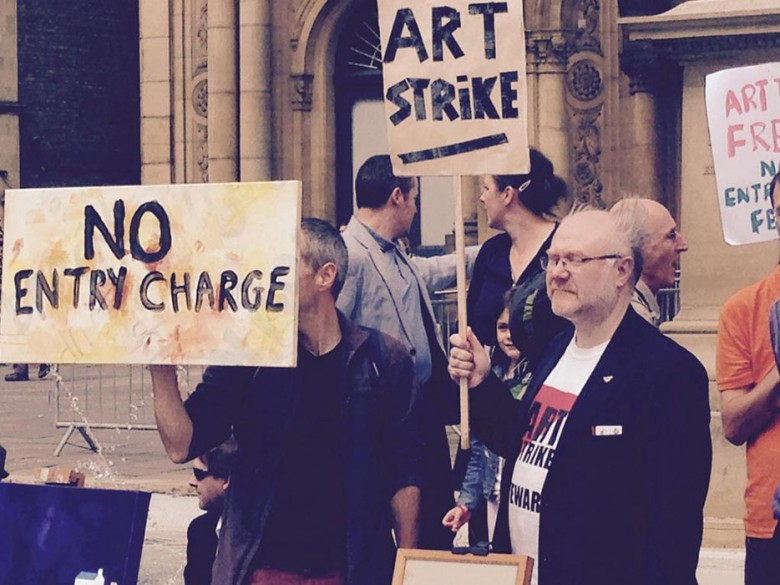 Green councillor Dave Taylor (right) joins the art strike outside the gallery. Photograph © York Art Society on Twitter