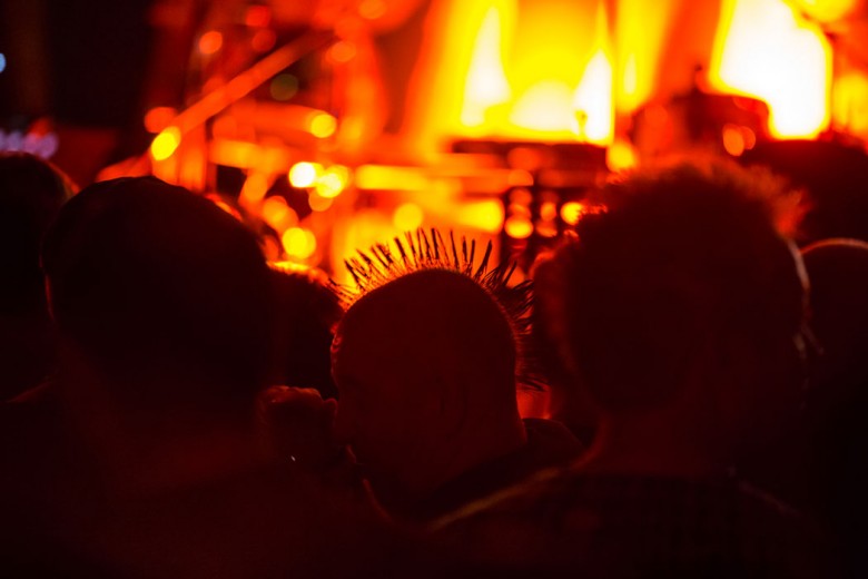 A lesser spotted Mohican in the crowd