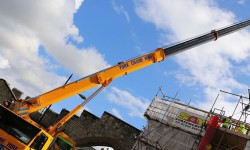 Giant crane helps lift Walmgate Bar into new chapter in its history