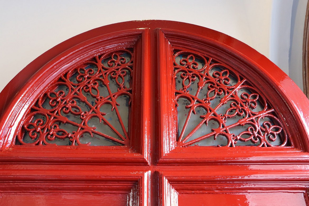The archway above the door