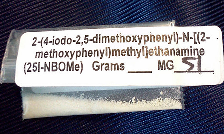 The drug 25i-NBOMe, also known as N-Bomb, in powder form. Photograph © drugs-forum.com