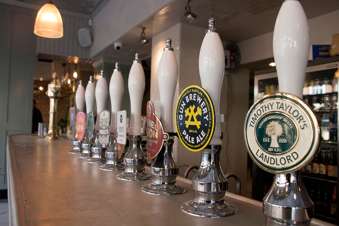 Craft beer to go with craft food – the handpumps on the bar
