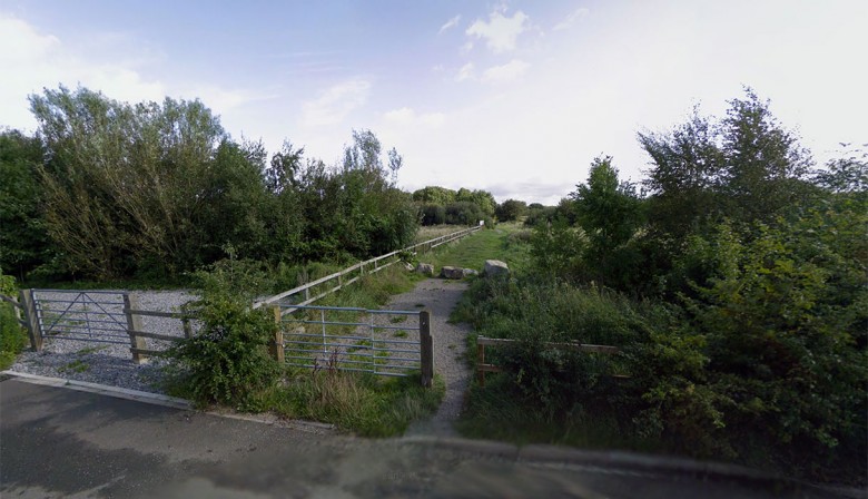 The entrance to Clifton Backies from Minchin Close. Photograph © Google Street View