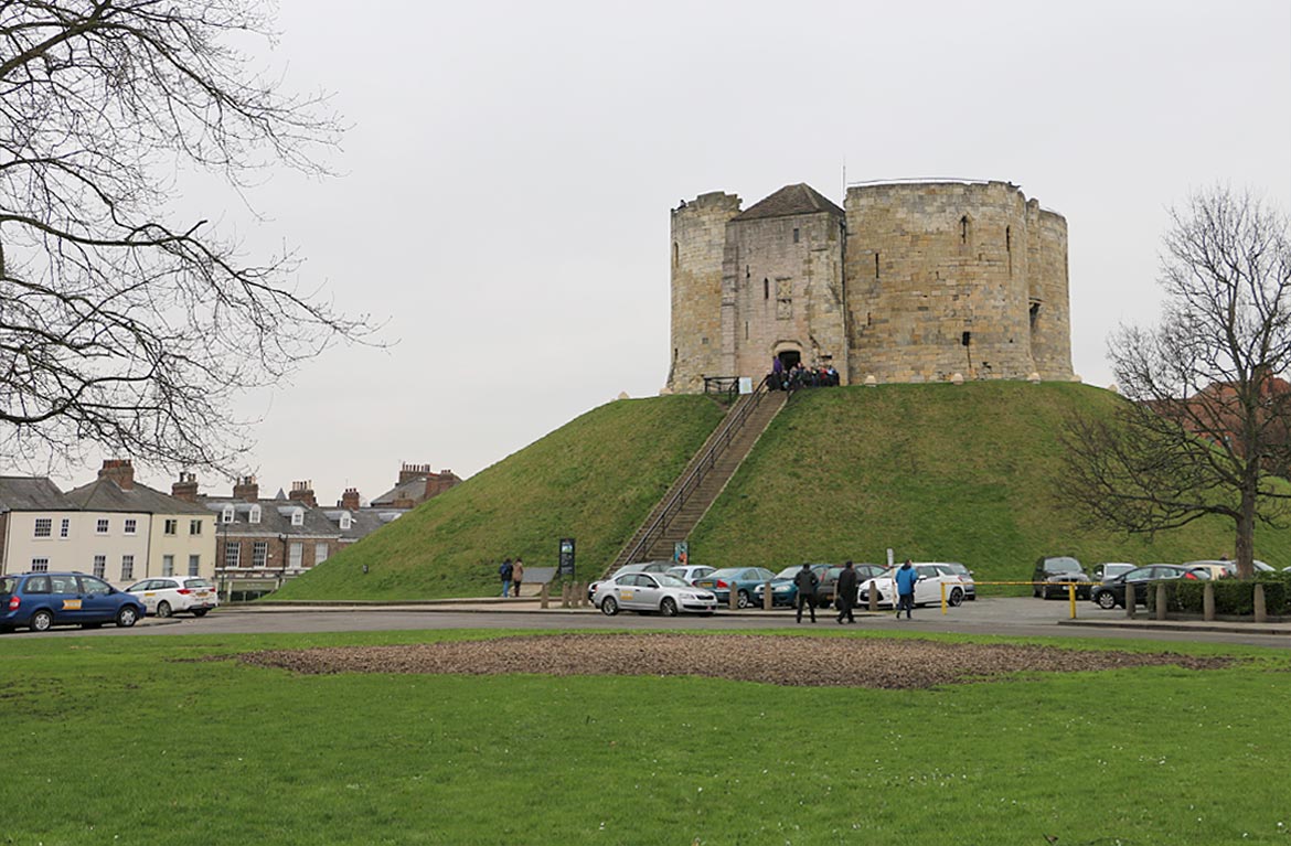 york-cliffords-tower-proposed-visit-centre-1
