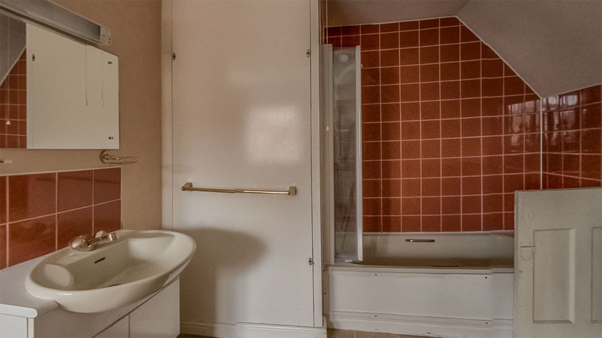The Lord Mayor's bathroom, in beautiful orangey brown