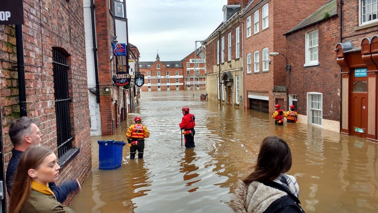 Flashback: Cumberland Street in the floods. York Dungeon is on the left