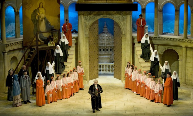 The talented cast on the ‘superbly solid-looking set’