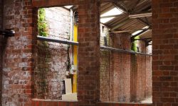 Video and pix: the Banana Warehouse as you’ve never seen it before… empty and deserted