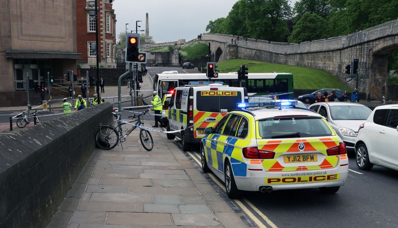 Looking towards the bus from Lendal Bridge