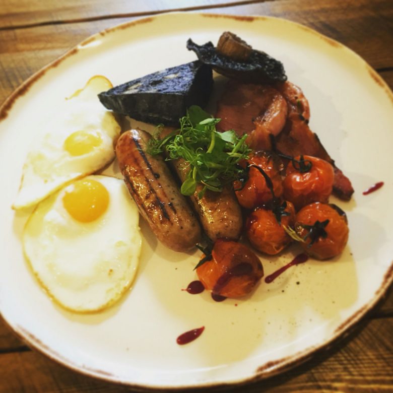 york-restaurant-cut-and-chase-breakfast