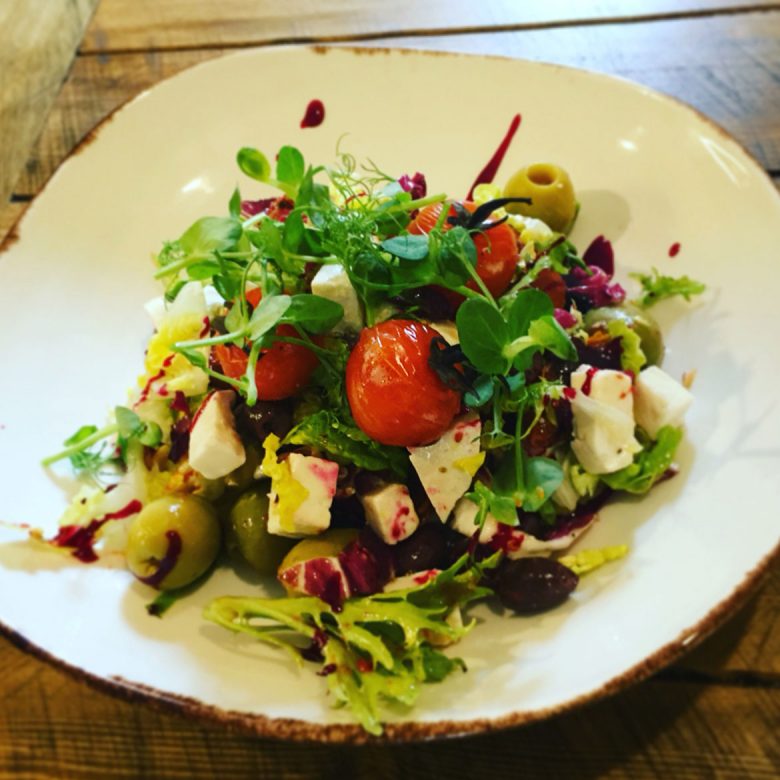 york-restaurant-cut-and-chase-salad