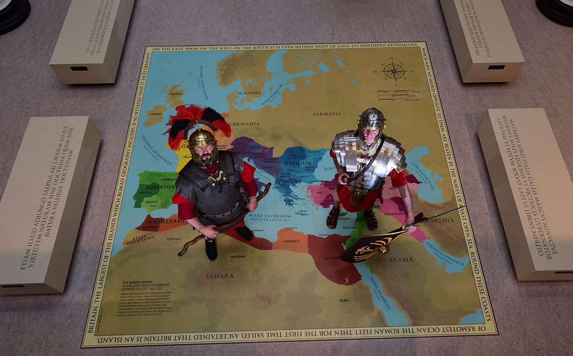 Centurian Titus Flavius Germanius (Bryon Angel) and Luciusartorius Castus (Graham-Harris)