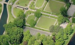 Woman slashed with knife by cyclist mugger in York park
