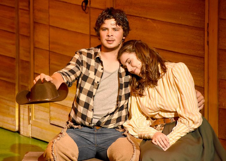 Curly imagines the Surrey With The Fringe On Top with Laurey (Caitlin Calgie)