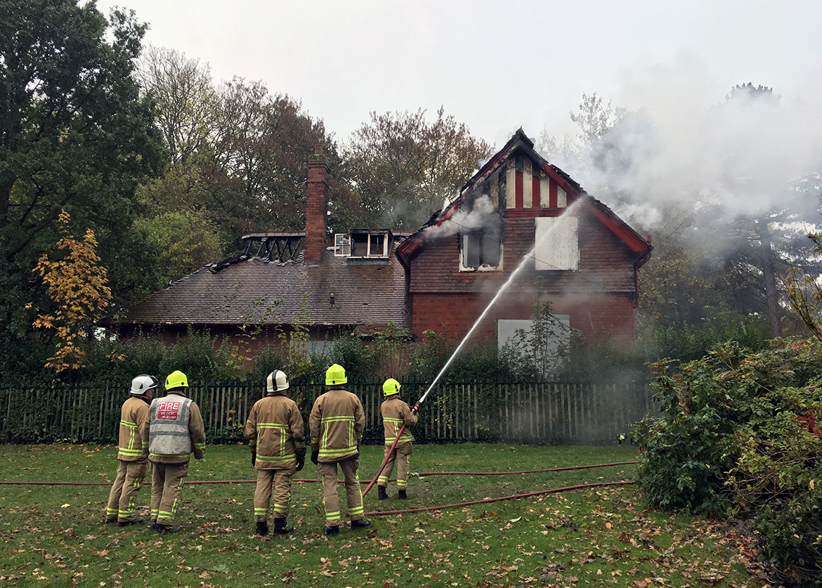 york-west-bank-park-lodge-fire-32