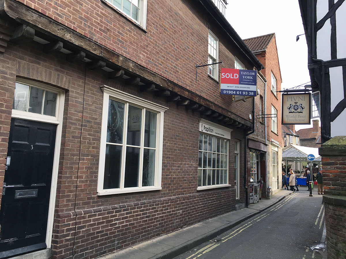 Could this be York’s shortest pub crawl? Plan to open bar opposite another in narrow city street
