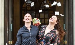 Man proposes to his girlfriend – in Yorkshire teabags!