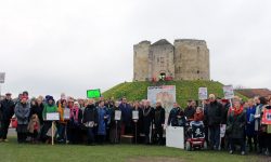 ‘A public lavatory… vandalism… outrageous…’ Former Cabinet minister rips into Clifford’s Tower plan