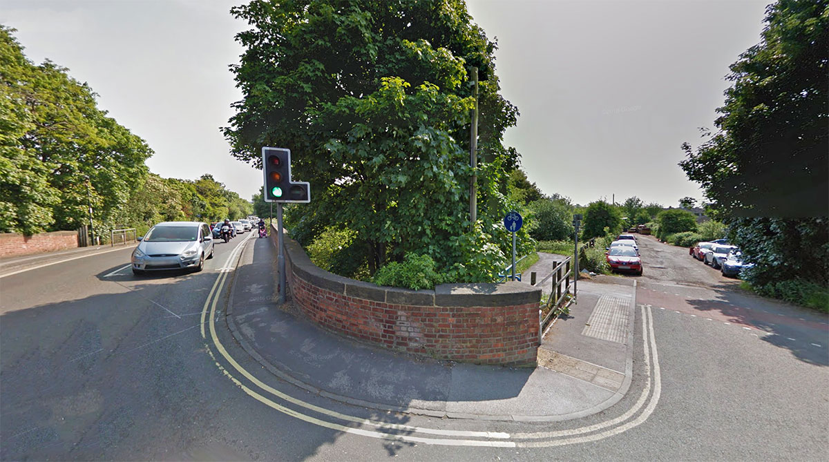 Police search for man who approached 14-year-old girl in York
