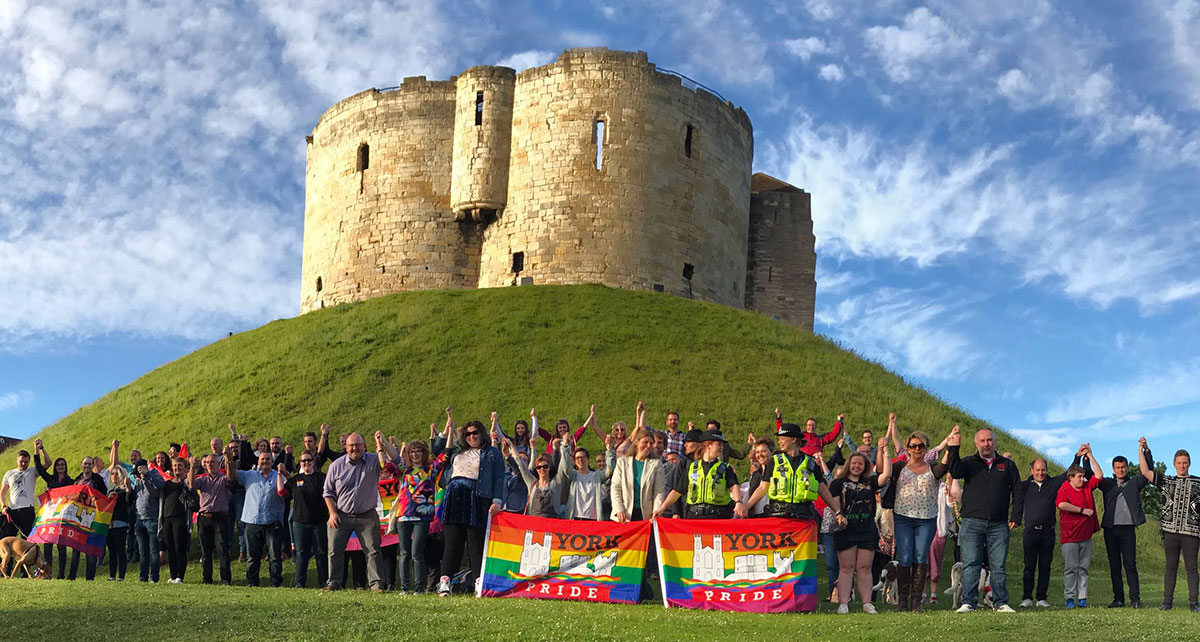 Pix: People hold hands with pride at Clifford’s Tower flash mob event