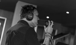Behind the scenes pictures show Shed Seven working on new album