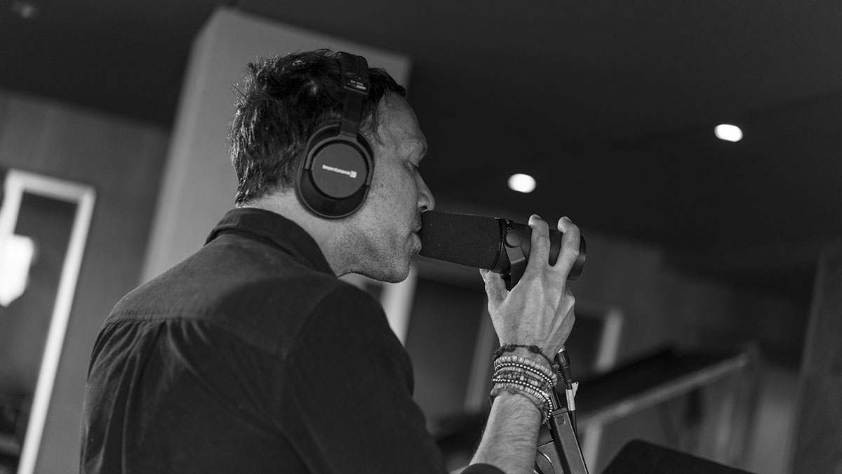 Behind the scenes pictures show Shed Seven working on new album