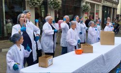 Video: Yorkshire Day flashmob surprise York shoppers with singing, dancing – and free chocolates