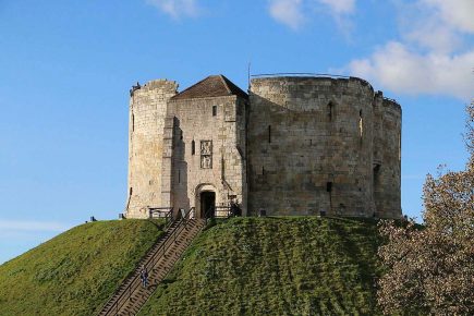 ‘Not in the motte!’ Minister backs campaigners fighting Clifford’s Tower visitor centre