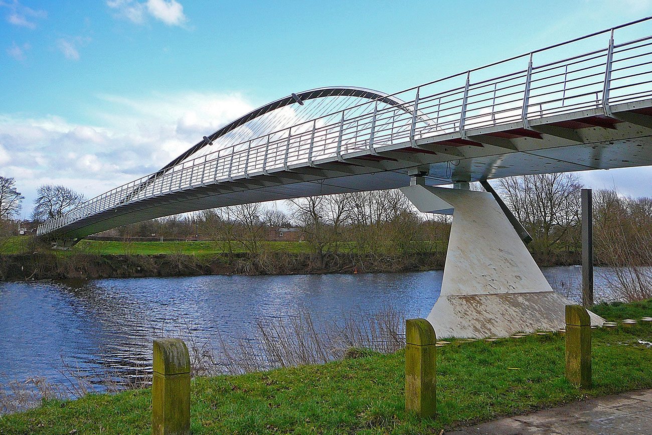 Police called after man clambers over the railings on York bridge