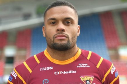 Knights sign Super League star
