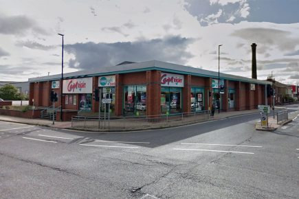 Carpetright closes on Foss Islands Road – leaving a big store empty
