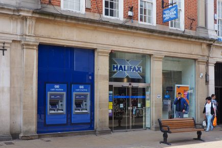 Halifax bank to close in York