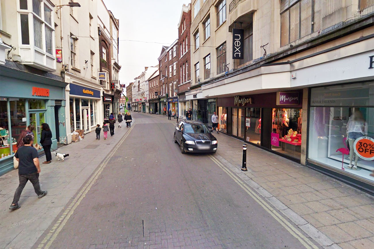 More than £2,000 stolen from York shop a day before Christmas