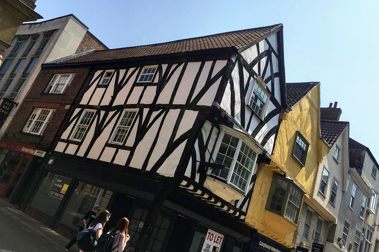 Burglars break into York business through skylight