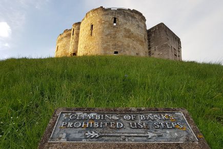 Clifford’s Tower visitor centre plan scrapped by English Heritage