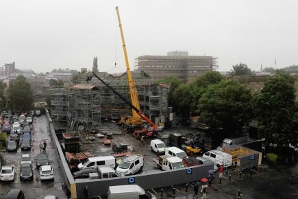 Timelapse video shows the roof going on York’s pop-up Shakespeare theatre