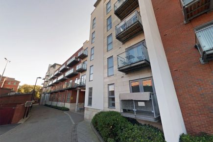 Fire crew tackles flooding at flats in York