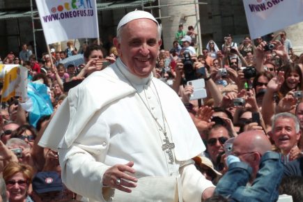 Video: York couple offer the Pope $1m to turn vegan